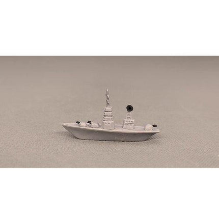 Nautical Charm: Exquisite Handcrafted Sailboat Sculpture - Très Elite