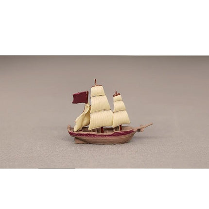 Nautical Charm: Exquisite Handcrafted Sailboat Sculpture - Très Elite