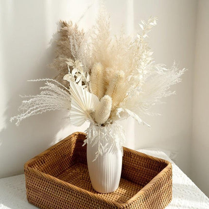 Nordic Chic Pampas Dried Flower Bouquet: Timeless Home Decor for Any Celebration - Très Elite