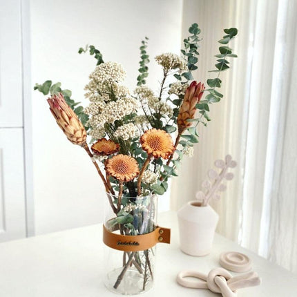 Nordic Chic Pampas Dried Flower Bouquet: Timeless Home Decor for Any Celebration - Très Elite