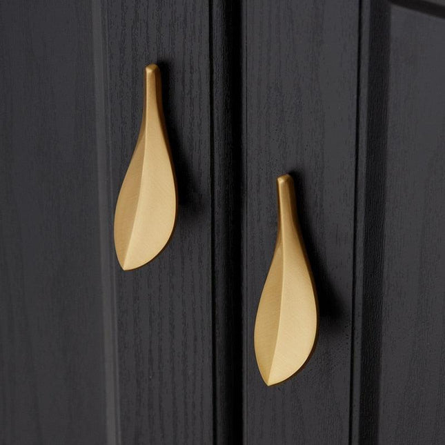 Nordic Elegance Solid Brass Gold Leaf Cabinet Knob - Enhance Your Home Aesthetics