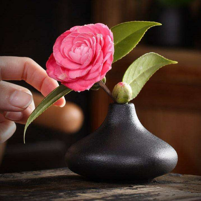 Nordic Minimalist Ceramic Zen Vase - Elegant Home Accent Decor