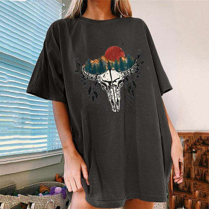 Stylish Women's Casual Tee with Unique Western Bullhead Artwork