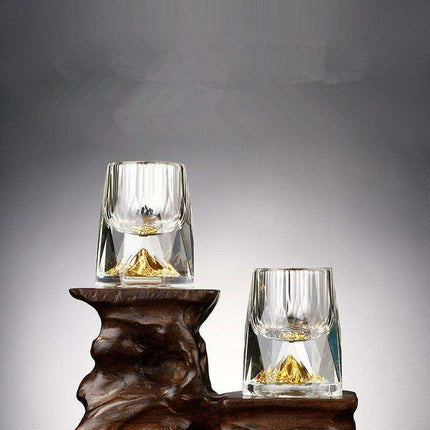Opulent Golden Crystal Glass Tumblers for Exquisite Drinking Experiences - Très Elite