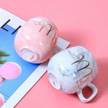 Paw-sitively Charming Flamingo Ceramic Travel Mug: Your Cozy Companion for On-the-Go Sips - Très Elite