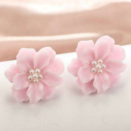 Pearl-Adorned White Camellia Earrings for a Touch of Elegance