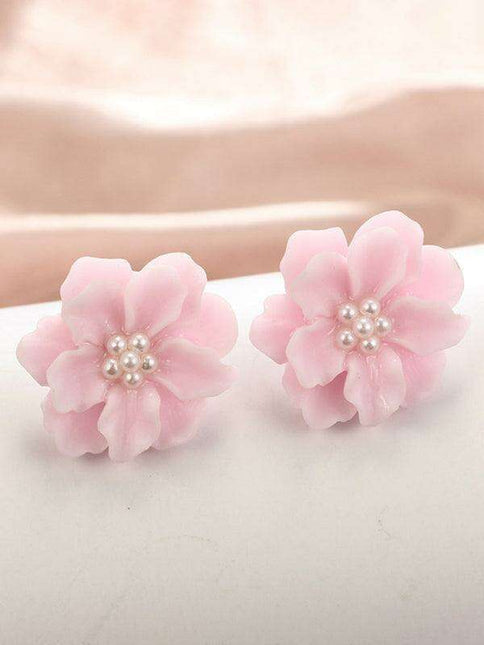 Pearl-Adorned White Camellia Earrings for a Touch of Elegance