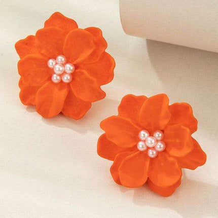 Pearl-Adorned White Camellia Earrings for a Touch of Elegance