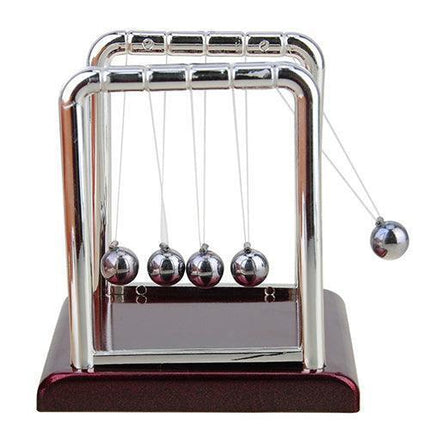 Pendulum Physics Desk Sculpture - A Stunning Display of Motion - Très Elite