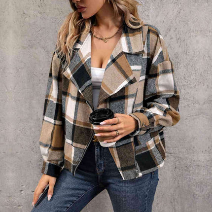 Plaid Perfection Button-Up Jacket - Comfort Meets Timeless Style - Très Elite