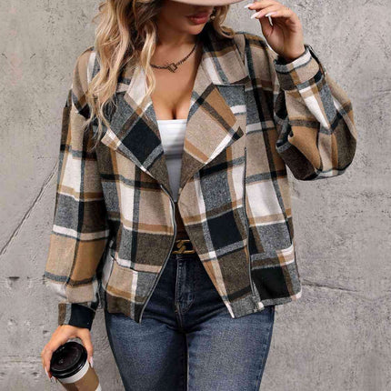 Plaid Perfection Button-Up Jacket - Comfort Meets Timeless Style - Très Elite