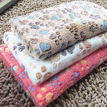 Plush Paw Print Pet Mat - Cozy Fleece Blanket Cushion for Animals