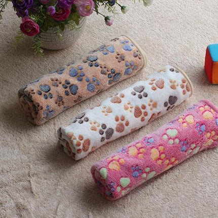 Plush Paw Print Pet Mat - Cozy Fleece Blanket Cushion for Animals
