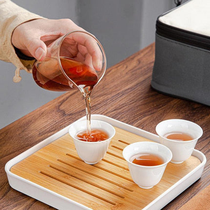 Portable Luxury Chinese Kung Fu Tea Set: Elegant Ceramic Teaware for Tea Enthusiasts on the Move - Très Elite