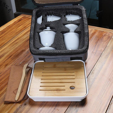 Portable Luxury Chinese Kung Fu Tea Set: Elegant Ceramic Teaware for Tea Enthusiasts on the Move - Très Elite
