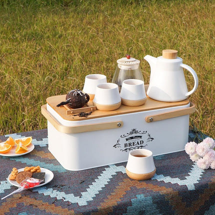 Portable Tea Time Delight: Chic Metal Case for Tea Aficionados - The Ultimate Gift for Any Celebration