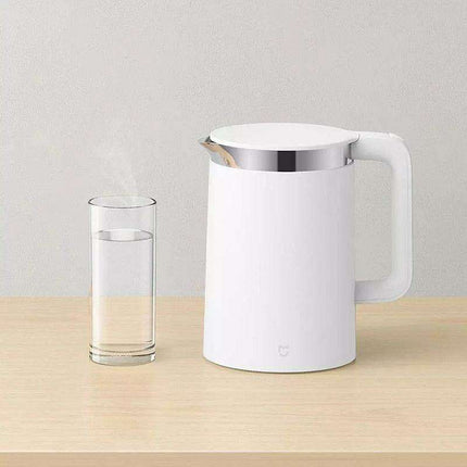 Quick Boil Electric Kettle: Experience Hot Beverages with Enhanced Safety Features - Très Elite