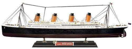 R.M.S. Titanic 1/400 Scale Deluxe Model Kit with Engraved Display Base - Très Elite