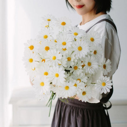 Radiant Daisy Dream - Exquisite Floral Elegance..