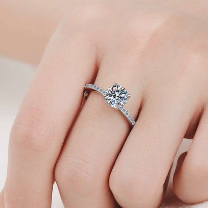 Radiant Elegance: 1 Carat Lab-Created Diamond Ring with Zircon Accents - Très Elite