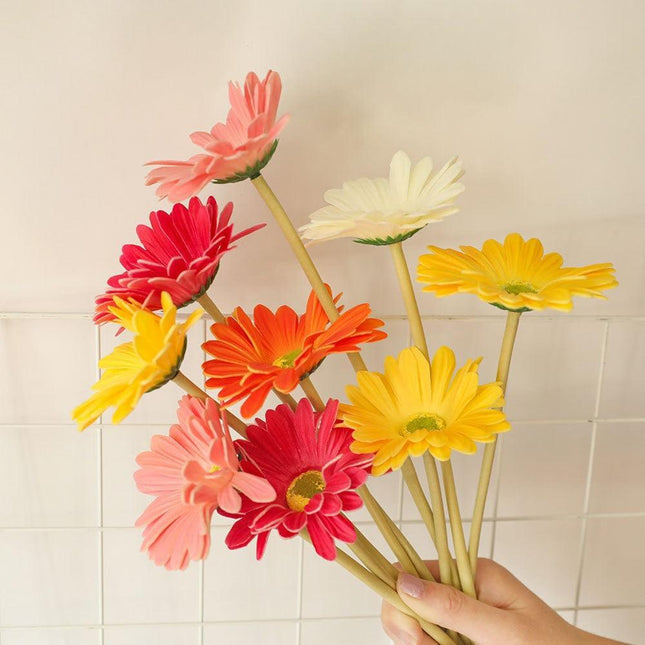 Radiant Faux Gerbera Daisy Arrangement - Perfect Floral Display for Events & Stylish Home Decor