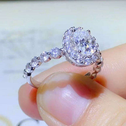 Radiant Halo 1 Carat Lab-Diamond Sterling Silver Ring - A Classic Touch of Luxury - Très Elite