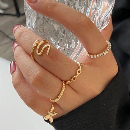Radiant Heart Ring Collection: A Fusion of Classic Elegance and Contemporary Style - Essential Addition for Every Jewelry Lover - Très Elite