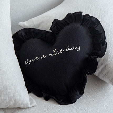 Romantic Heart Ruffle Cotton Pillow - Elegant Accent Cushion for Home Decor - Très Elite