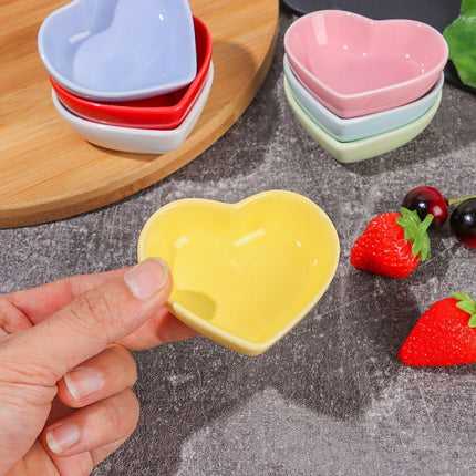 Romantic Heart-Shaped Ceramic Sauce Dish Set - Elegant Dining Accessories - Très Elite