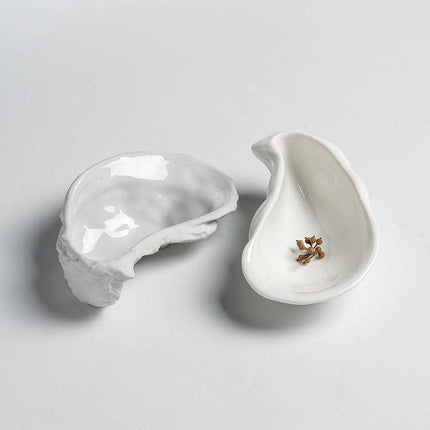 Elegant Oyster-Shaped Fine China Serving Plate for Upscale Dining