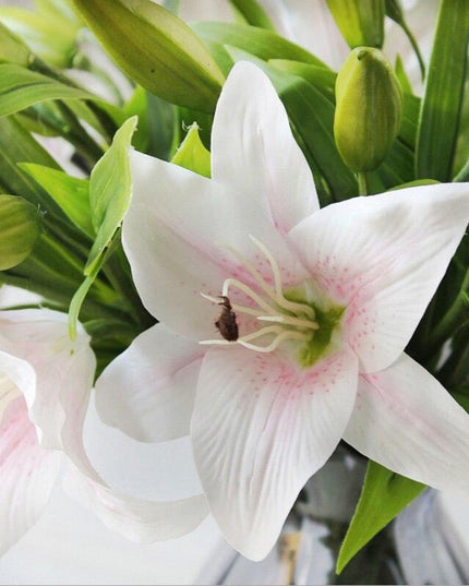 Elegant Lily Floral Arrangement: Stunning Artificial Flower Set for Home and Event Decor