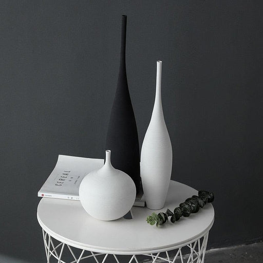 Handmade Black and white art Zen ceramic vase - Très Elite