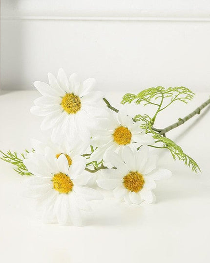 Radiant Daisy Dream - Exquisite Floral Elegance