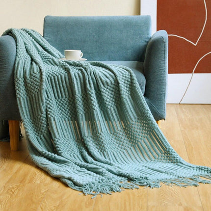 Chic Nordic Knitted Throw Blanket with Stylish Tassels - Essential Cozy Piece for Elegant Interiors