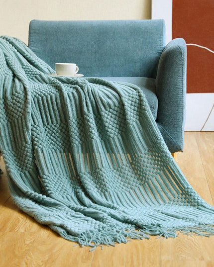 Chic Nordic Knitted Throw Blanket with Stylish Tassels - Essential Cozy Piece for Elegant Interiors