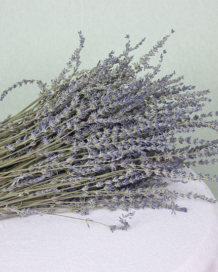 Elegance in Bloom: Exquisite Dried Lavender Bouquet for Weddings and Home Aesthetics