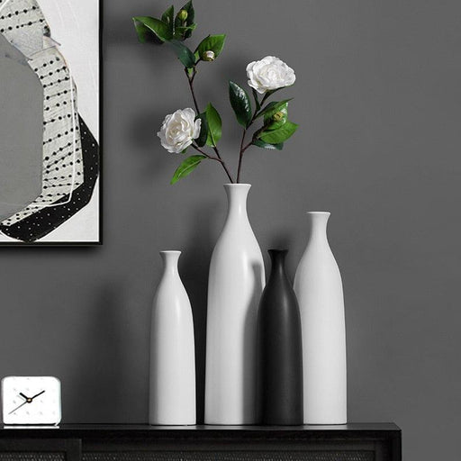 Elevate your Home Décor with a Stylish Black Ceramic Vase - Perfect for Flower Arrangements - Très Elite