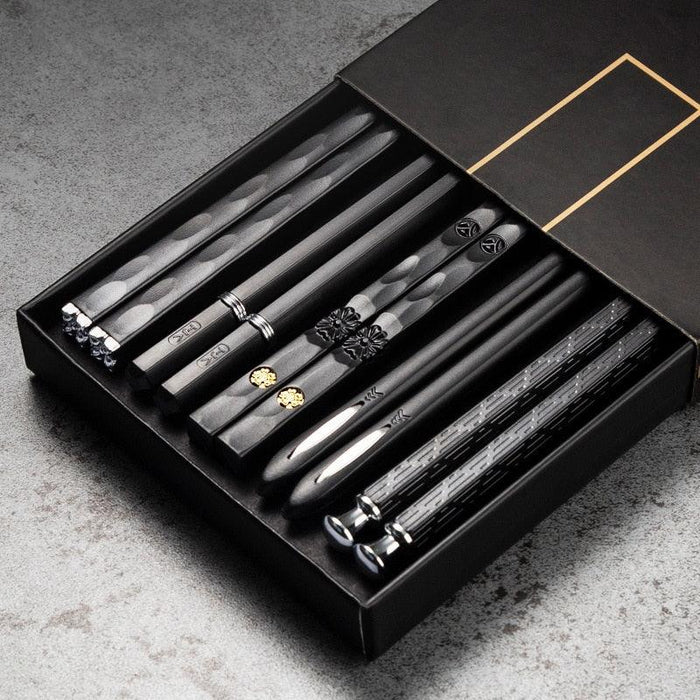 Elevate Your Dining Experience with Premium Japanese Non-Slip Chopsticks Set - 5 Pairs in Vibrant Colors that Bring Traditional Elegance to Your Table