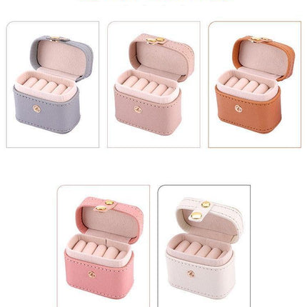 Elegant Compact Leather Jewelry Case with Soft Flannel Interior