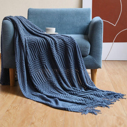 Chic Nordic Knitted Throw Blanket with Stylish Tassels - Essential Cozy Piece for Elegant Interiors