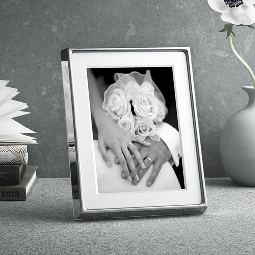 Custom Nordic Magnetic Photo Frame with Elegant Stand