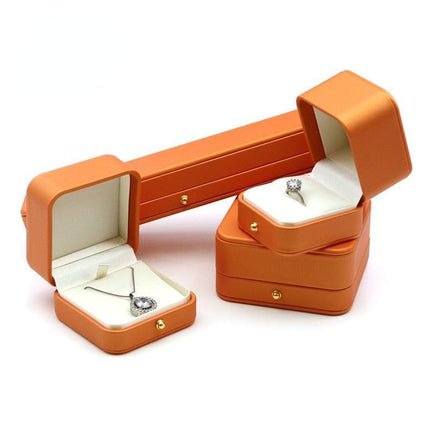 Elegant PU Leather Jewelry Organizer with Secure Storage Compartments