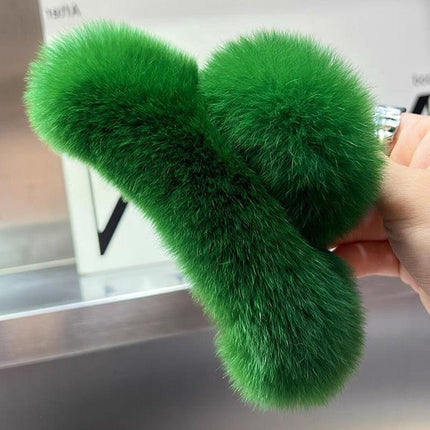 Luxurious Plush Faux Fur Rabbit Hair Claw Clip: Fashionable Hair Accessory for Modern Women