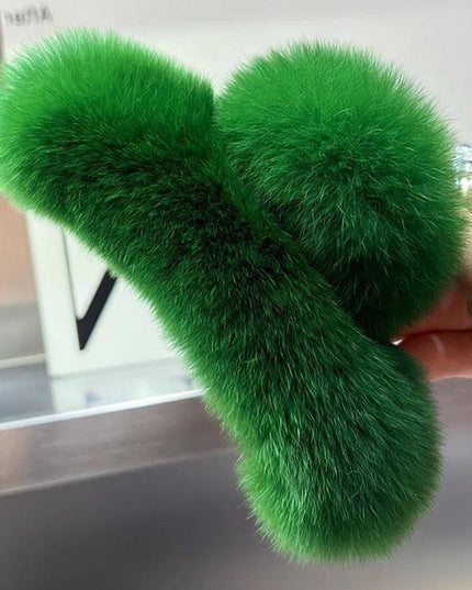 Luxurious Plush Faux Fur Rabbit Hair Claw Clip: Fashionable Hair Accessory for Modern Women