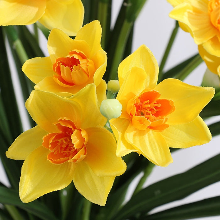 Sophisticated Silk Daffodil Bouquet for Lasting Elegance