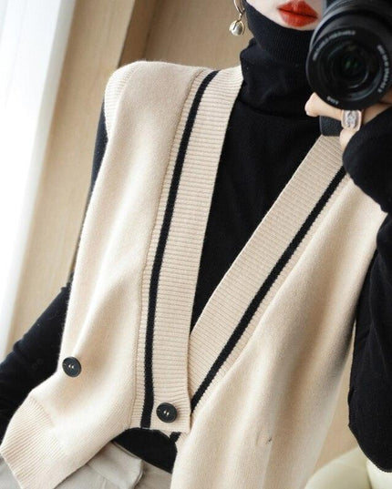 Chic Cashmere Delight: Sustainably-Sourced Petite Fit Sweater for the Fashion-Conscious