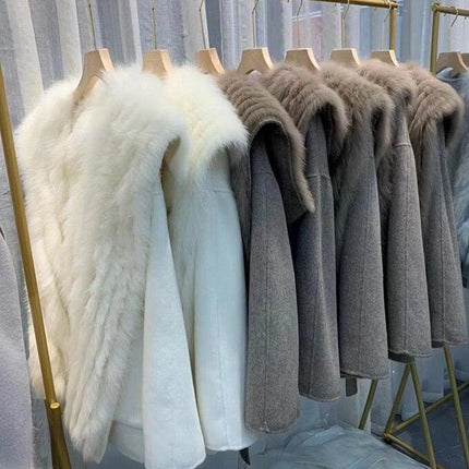 Elegant Hooded Wool and Cashmere Coat with Fox Fur Trim for Stylish Women