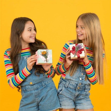 Charming Dried Floral Elegance: Set of 8 Natural Mini Bouquets