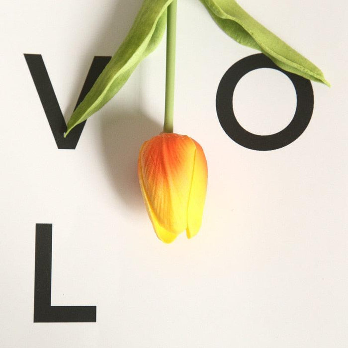 Realistic Artificial Tulip Bouquet - 31 Pieces