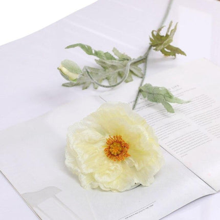 Lifelike Silk Poppy Bloom: Exquisite Floral Home Accent